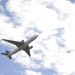 飛行機でエコノミー座席を取る場合、ビジネスマンにおすすめの場所は?