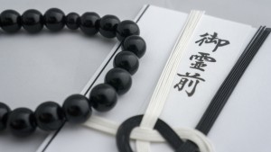 新盆はどのような服装を着れば大丈夫？｜家族や親族の場合について