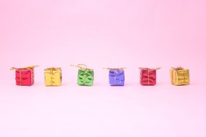 クリスマスプレゼントで子供会にて一人500円で喜ばれる物ってなに？