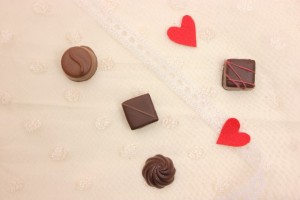 バレンタインに友チョコや自分チョコにみんなどれくらいお金をかける？