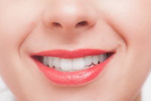 歯の黄ばみの原因ってなんでしょう?毎日歯磨きしてるのになぜ?