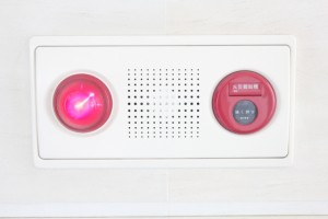 火災報知器の止め方ってどうやるの?勝手に止めてもいいの?
