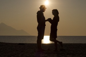 プロポーズのサプライズとして指輪を用意するのはやめたほうがいい?