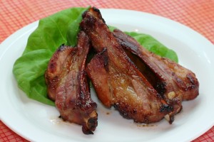 スペアリブの中身が赤いのは大丈夫なの?食中毒になるのだろうか?