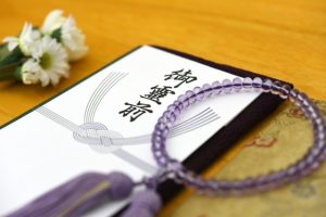 香典の書き方について名前と住所と金額はどのように書いたら良いの?