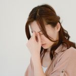 寝過ぎて頭痛の時の治し方はどうすればいいのでしょう？