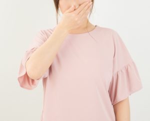 口臭がドブ臭いんですが原因はなんだろう？歯みがきをしてるのに