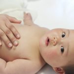 なぜ赤ちゃんの目はキラキラしているの?大人はなぜ澄んでない?