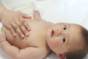 なぜ赤ちゃんの目はキラキラしているの?大人はなぜ澄んでない?