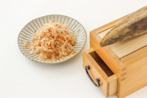 鰹節の残りって、どう活用すればいいの?小さくなったら捨てる?