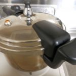 電気圧力鍋と圧力鍋の違いについて｜どっちが良いのだろうか？
